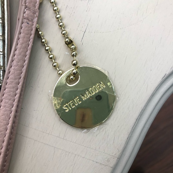 Steve Madden Wallet/Wristlet - Picture 2 of 8